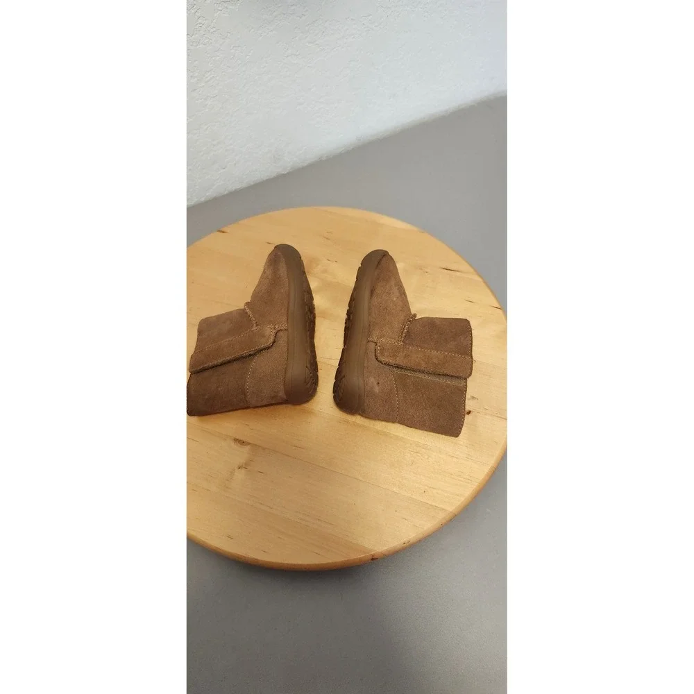 UGG Keelan Boots Kids Size 6 Chestnut Brown Suede Sheepskin Lined 1096034T